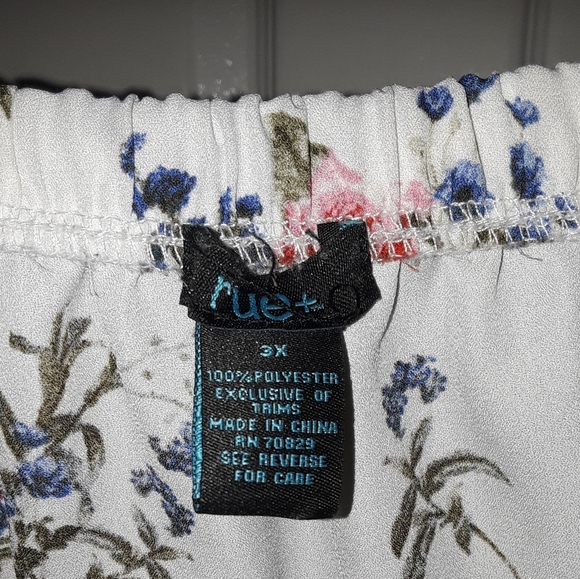 Forever 21 Floral Blouse 3X - Picture 2 of 2